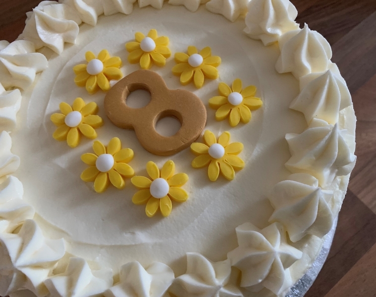80th-birthday-cake-lemon-flavour-december-2021-2