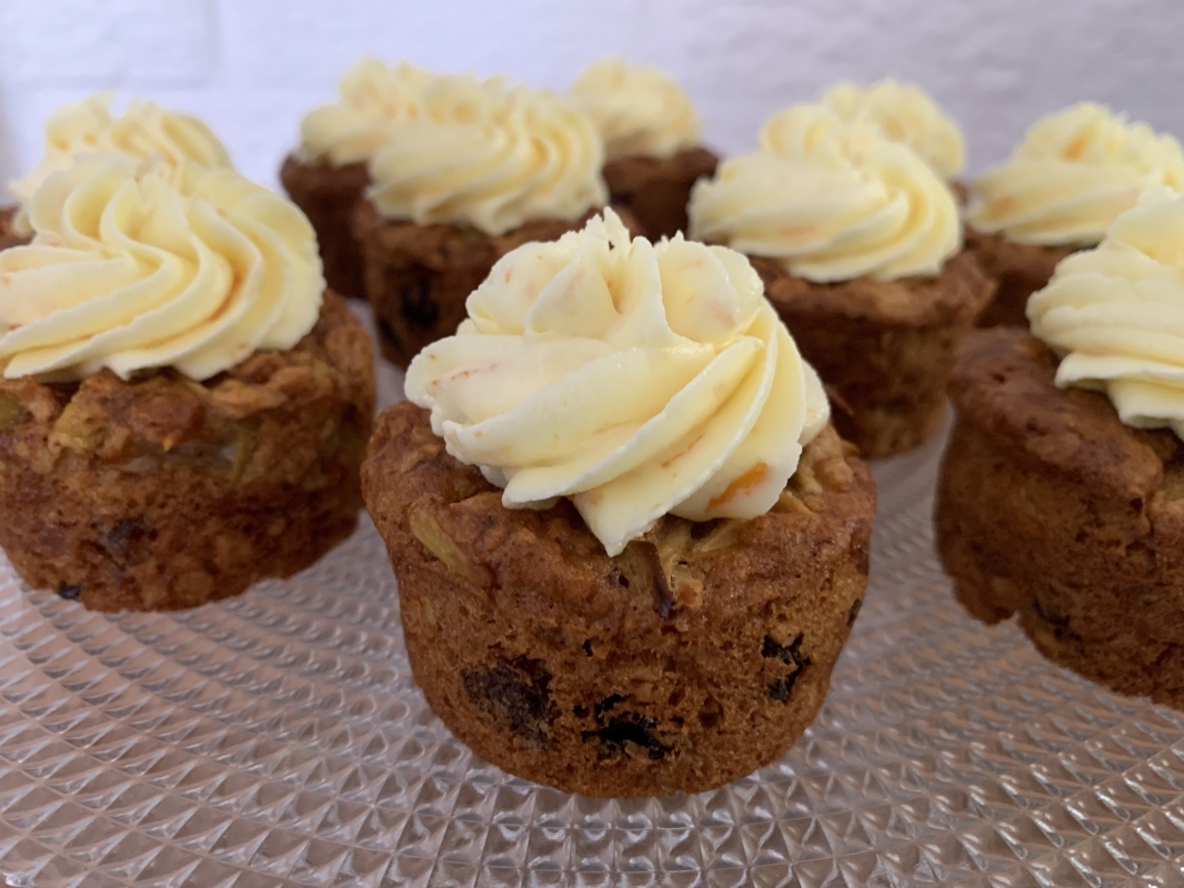 allergy-friendly-apple-apricot-mini-cake-with-orange-frosting-new-recipe-14-may-2025-2-001.jpeg