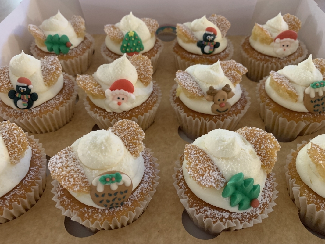 angel-wings-christmas-cupcake-november-2025-7.jpeg