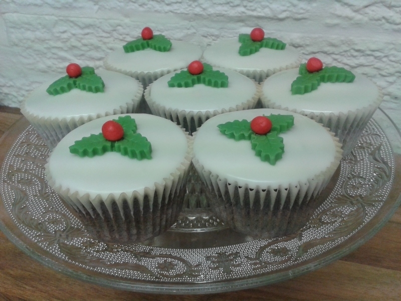 chocolate-christmas-cupcakes-3-800x600-
