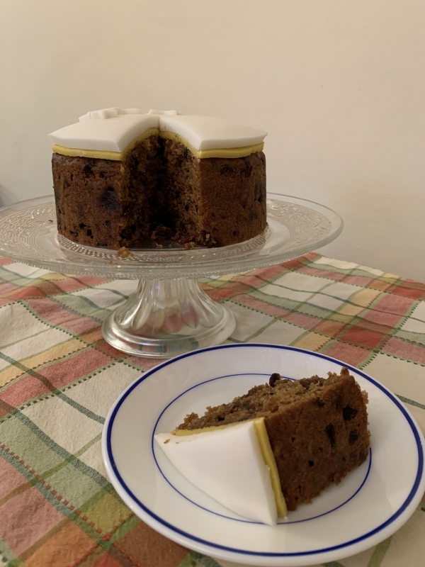 gluten-free-christmas-cake-fruit-cake-sliced-with-fondant-icing-and-marzipan-topping-january-2026-new-001.jpeg