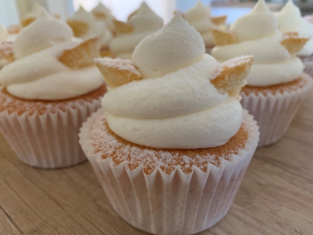 gluten-free-vanilla-butterfly-cakes-2021-2.jpg