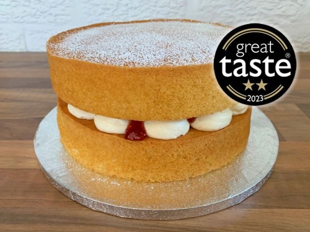 gluten-free-victoria-sponge-cake-with-two-star-great-taste-award-2023.jpg