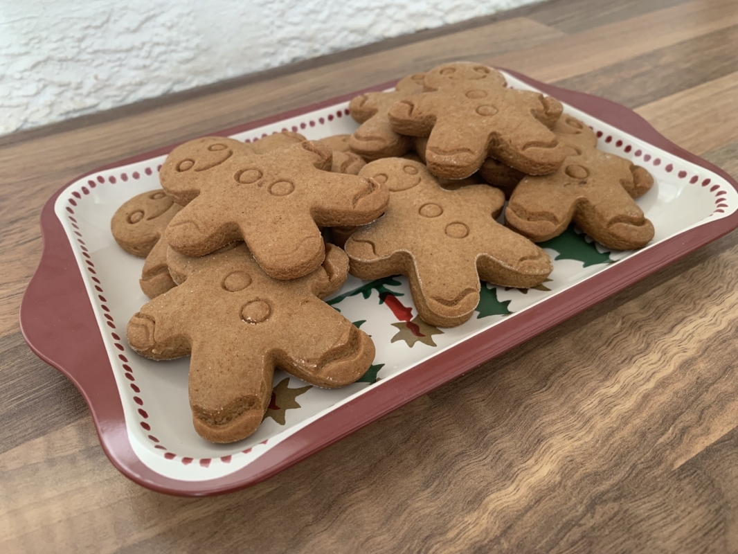 mini-gingerbread-men-without-decoration-november-2025-4.jpg