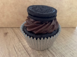 chocolate-oreo-cupcake-vegan-gluten-free-august-2022-2.jpg