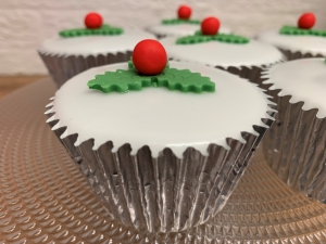 christmas-chocolate-cupcake-vegan-gluten-free-december-2021-001.jpg