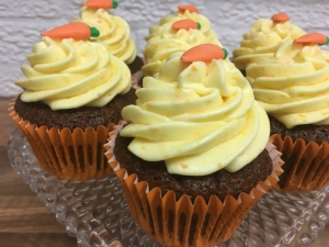 gluten-free-carrot-orange-cupcakes-on-cake-stand-december-2020-3.jpg
