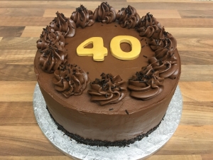 gluten-free-chocolate-fudge-cake-40th-birthday-3-001.jpg