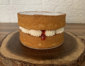 gluten-free-small-victoria-sponge-cake-5-july-2025.jpg