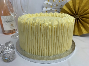 gluten-free-white-chocolate-celebration-cake-february-2023-4-001.jpg