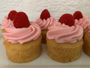 lemon-mini-sponge-cakes-with-raspberry-frosting-and-fresh-raspberry-june-2021-vegan-gluten-free-6.jpg