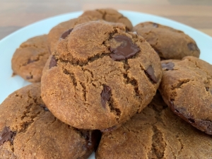 vegan-gluten-free-choc-chip-cookies-july-2022.jpg